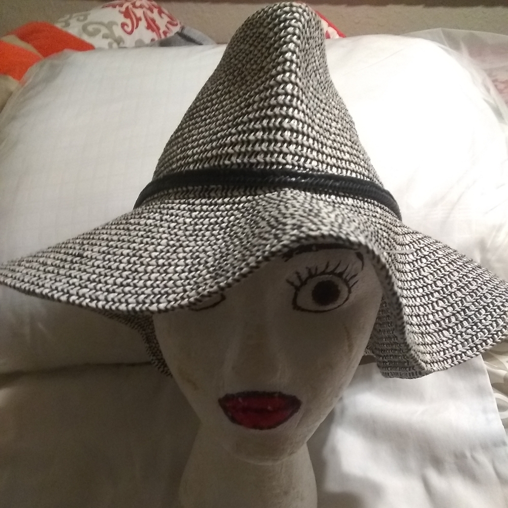 Abercrombie & Fitch Hat View 3